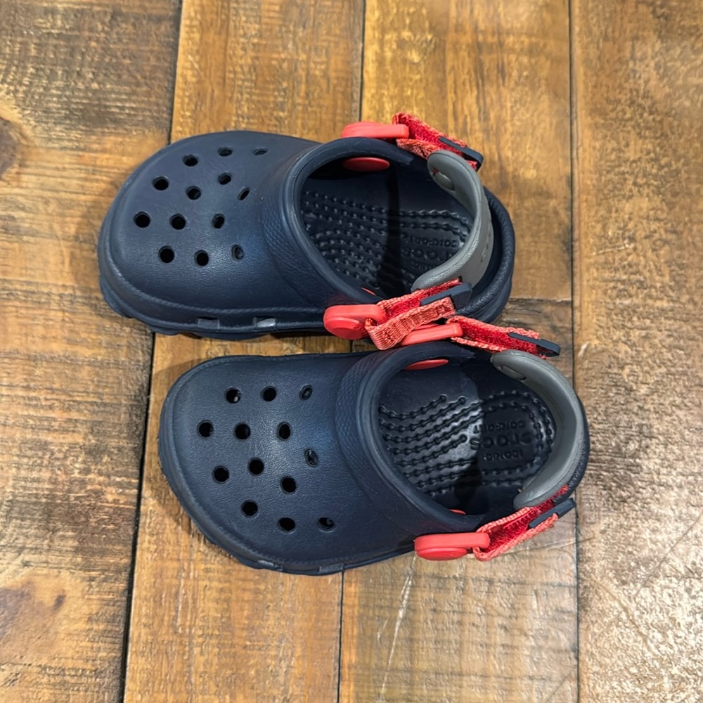 Toddler crocs
